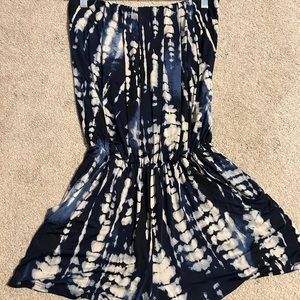 Arielle women’s small strapless romper with pockets.